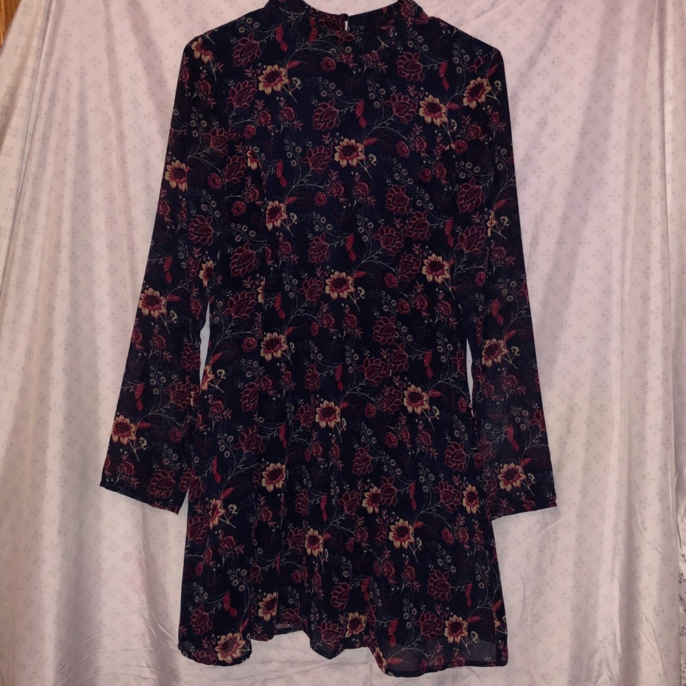 Macy’s Speechless Long Sleeve midi Dress Small